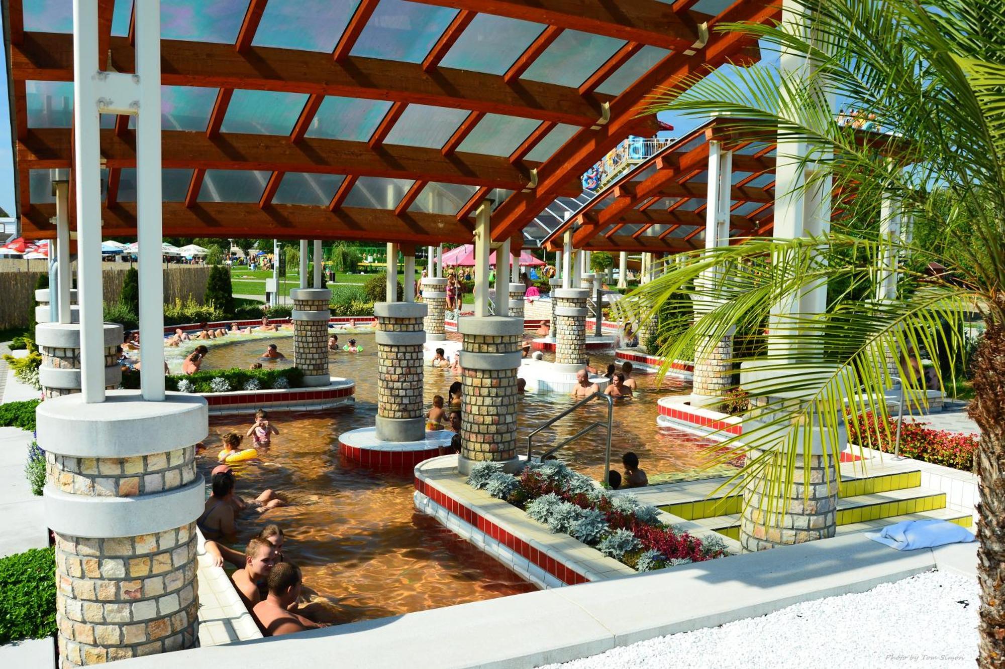 Tisia Hotel & Spa Тисауйварош Экстерьер фото